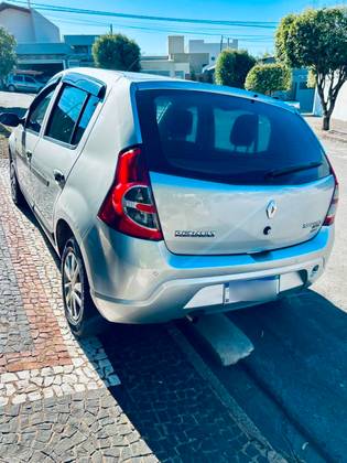 RENAULT SANDERO 1.0 EXPRESSION 16V FLEX 4P MANUAL RENAULT SANDERO 1.0 EXPRESSION 16V FLEX 4P MANUAL